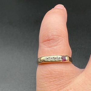 Vintage 14k Yellow Gold Stamped SGS Diamond And Ruby Ring - Size 5 Weight 2.26g